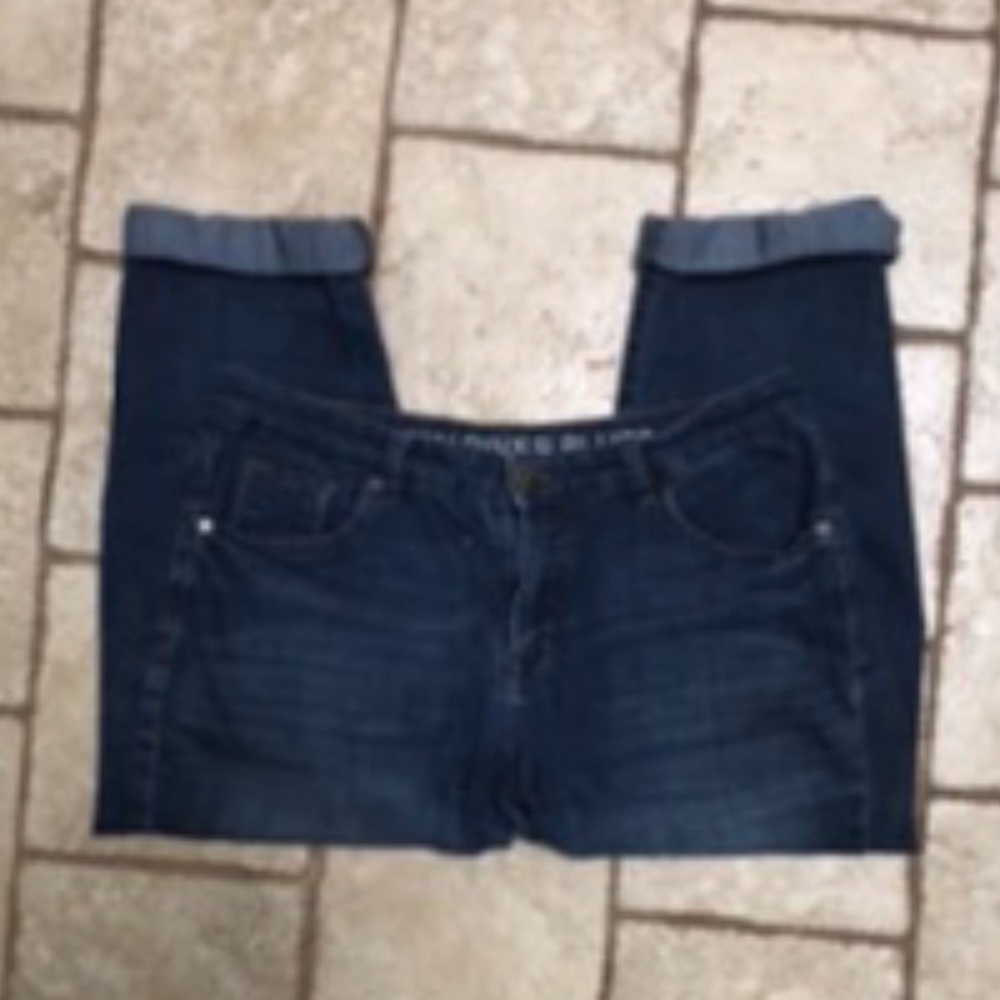 Canyon River Blues Distressed Capri